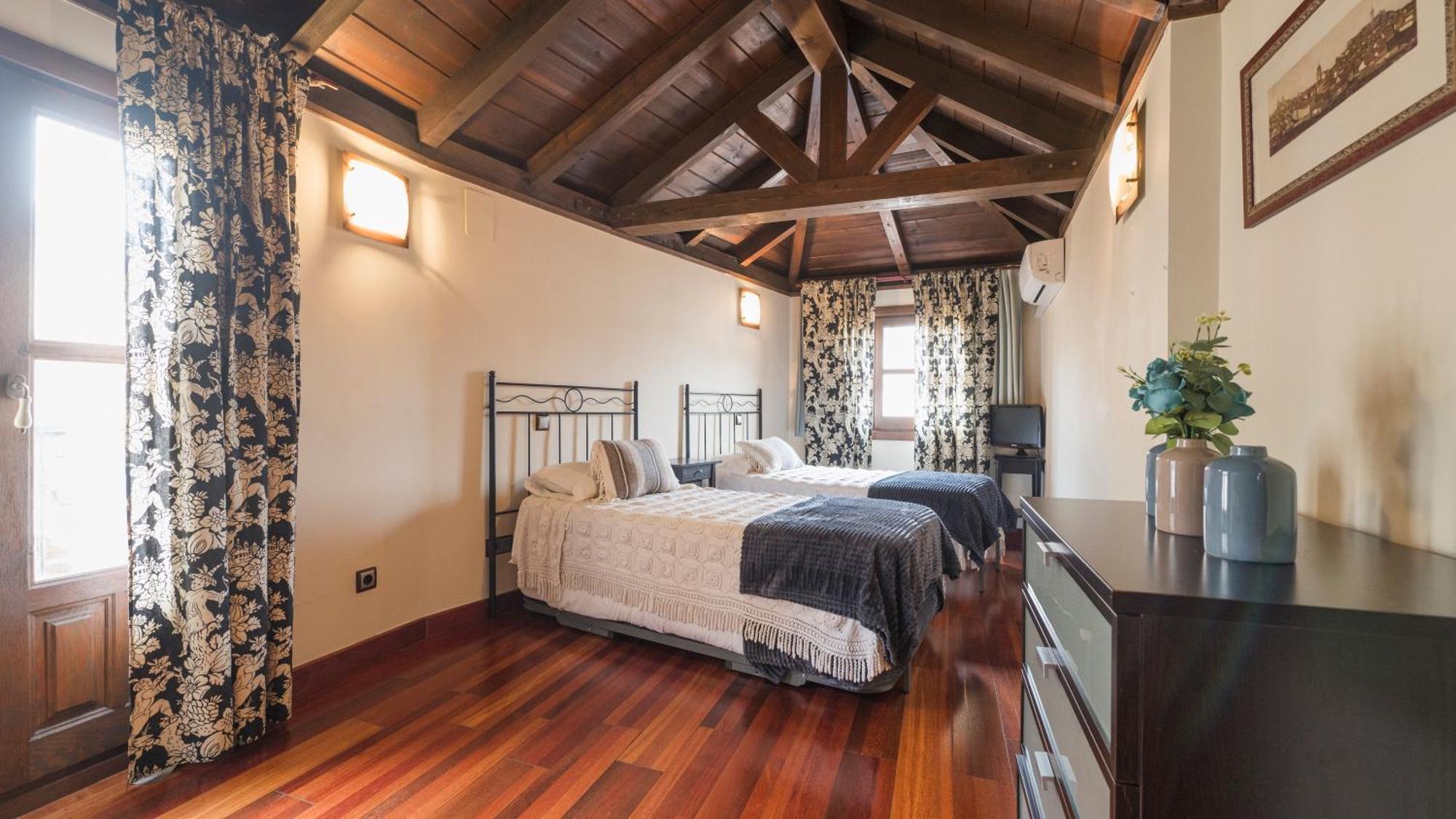 Apartamentos Las Teresitas Junto A La Catedral Толедо Экстерьер фото