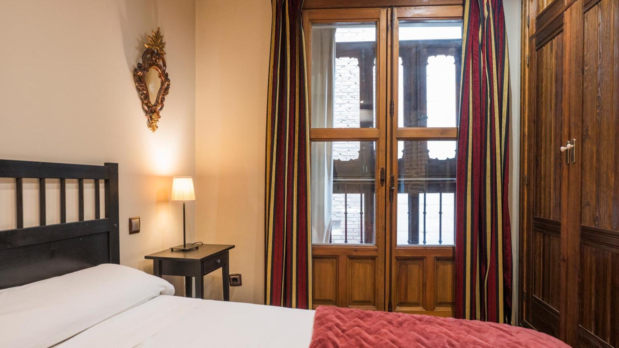 Apartamentos Las Teresitas Junto A La Catedral Толедо Номер фото