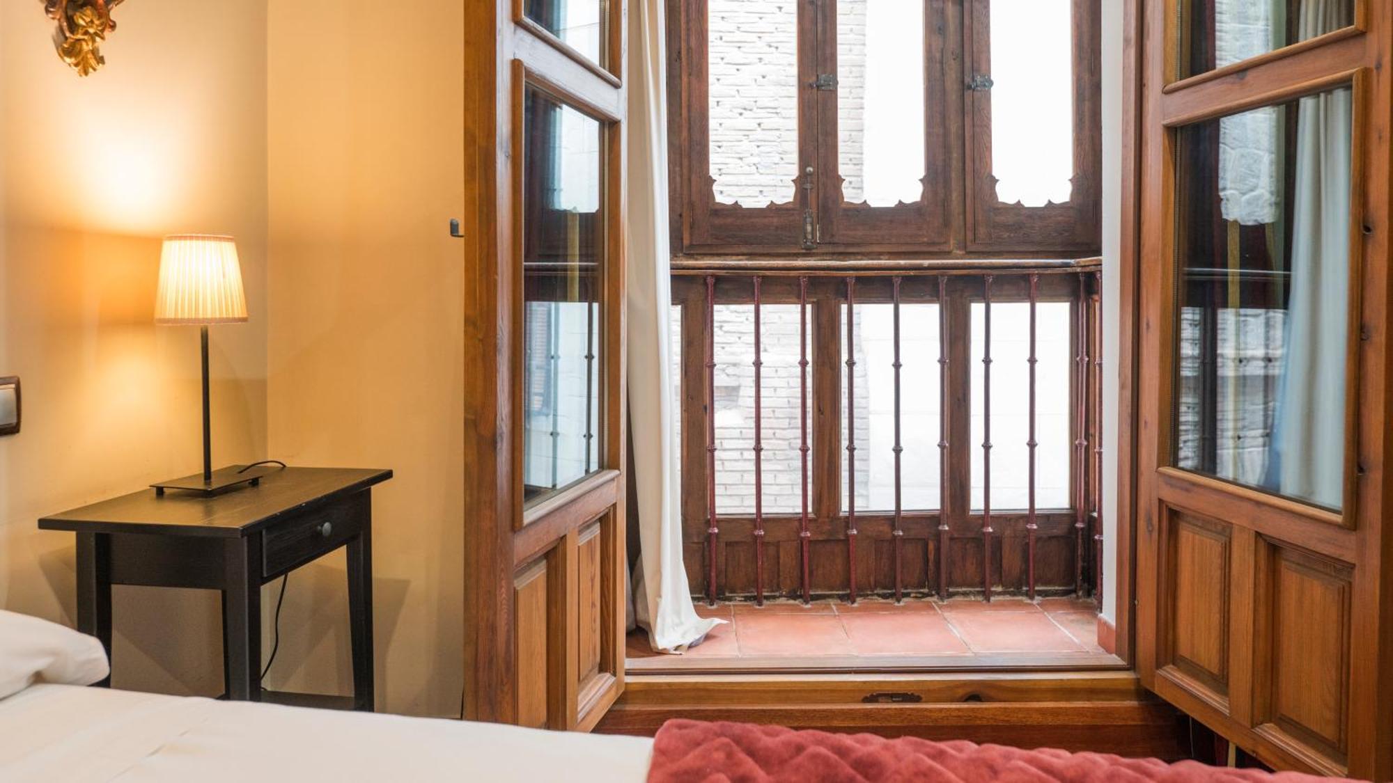 Apartamentos Las Teresitas Junto A La Catedral Толедо Экстерьер фото